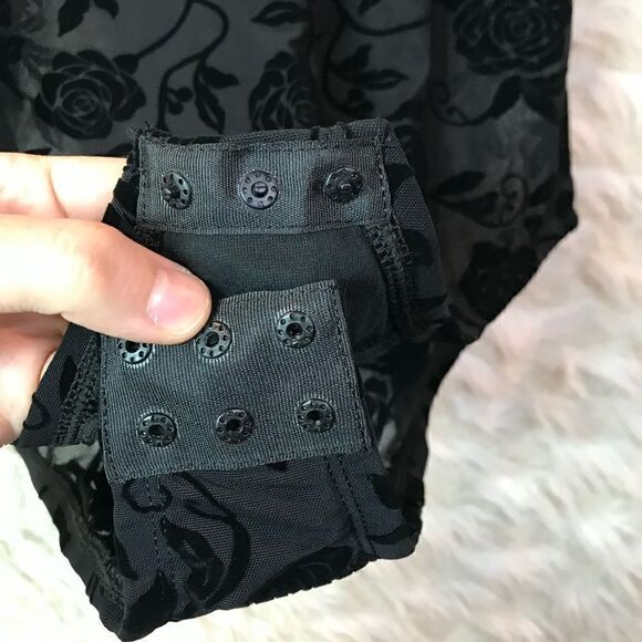 Torrid Black Flocked Mesh V-Neck Bodysuit Rose Design, Soft, Stretch, NW… - Picture 12 of 16